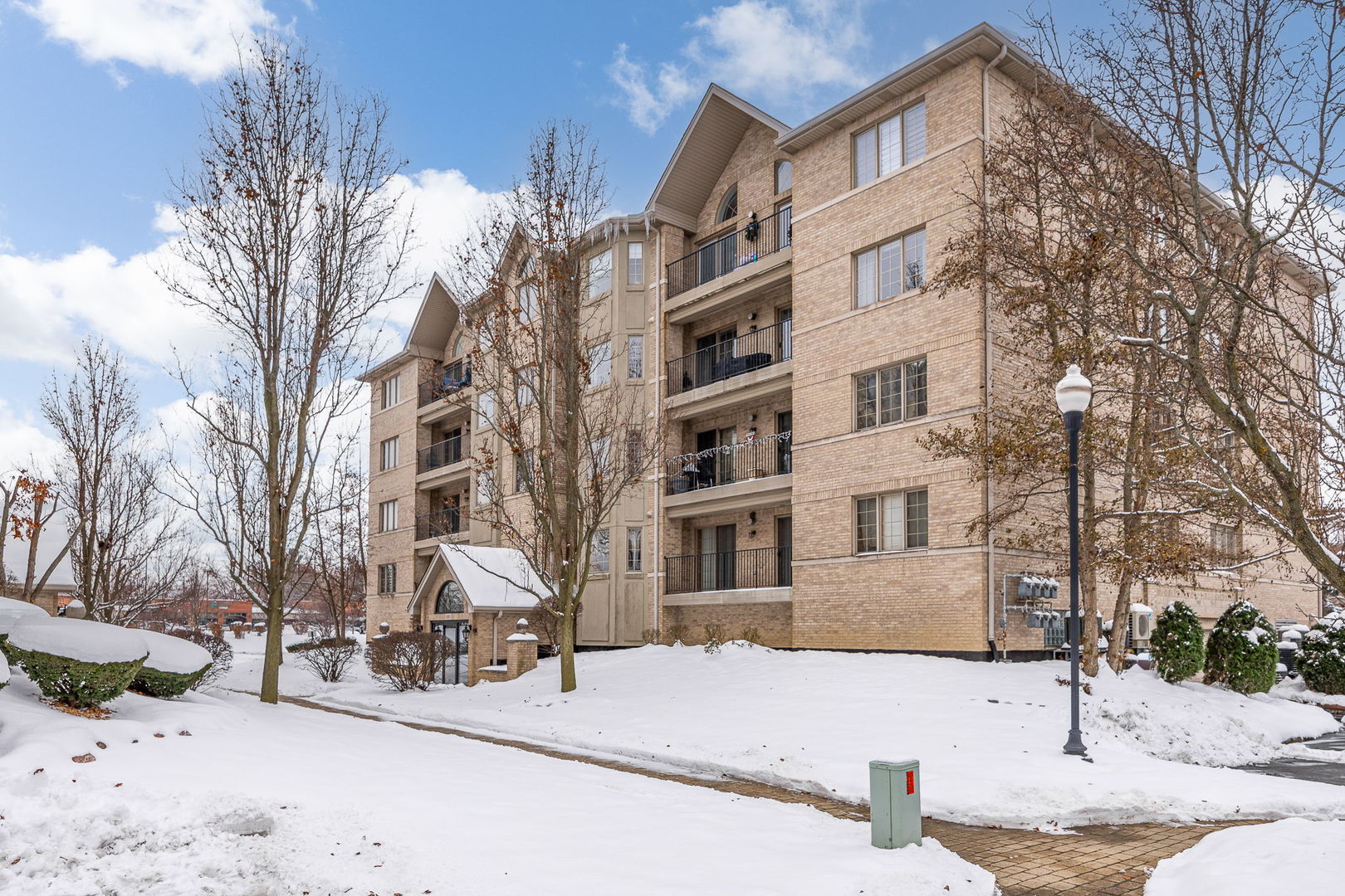 11901 Windemere Court #404, Orland Park, IL 60467