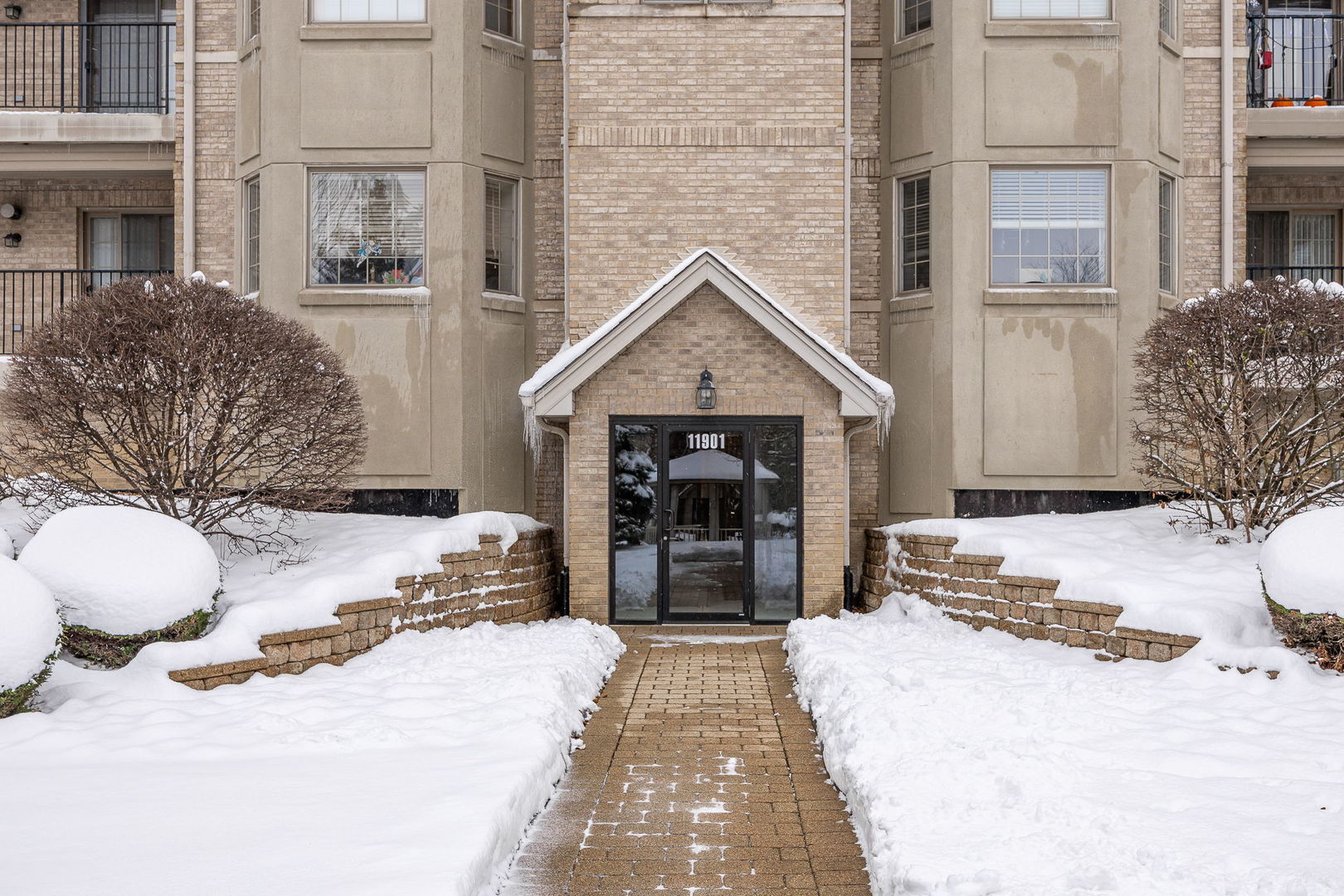 11901 Windemere Court #404, Orland Park, IL 60467