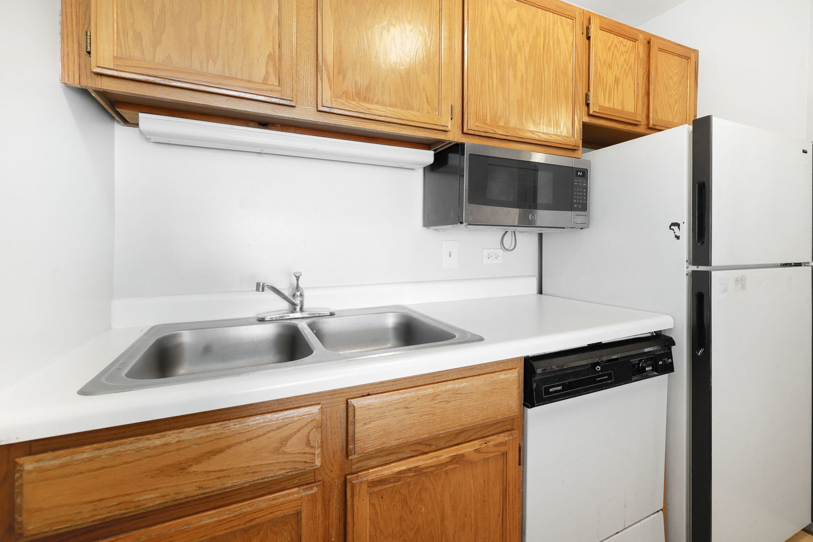 3255 Kirchoff Road #306, Rolling Meadows, IL 60008