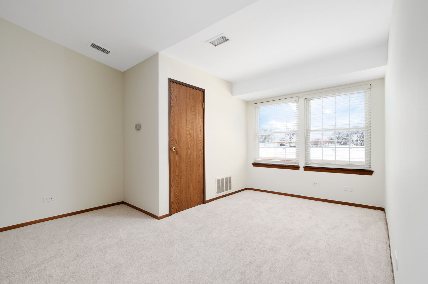 1345 Wyndam Circle #203, Palatine, IL 60074