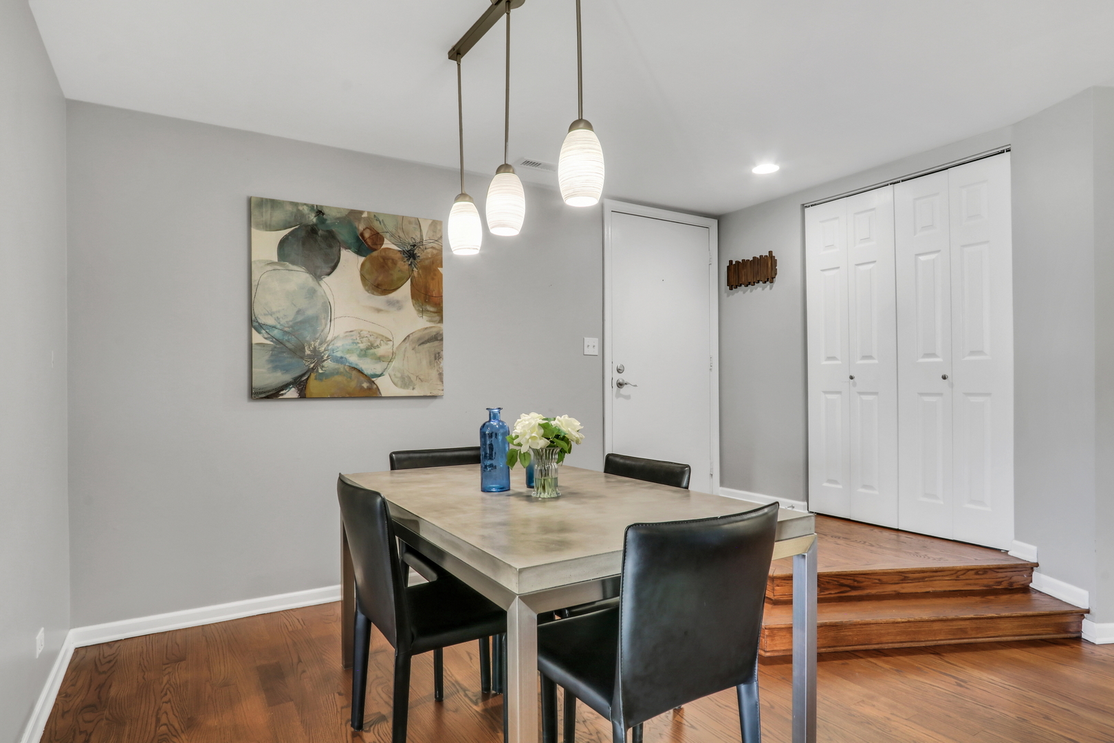 215 Coventry Circle #215, Vernon Hills, IL 60061