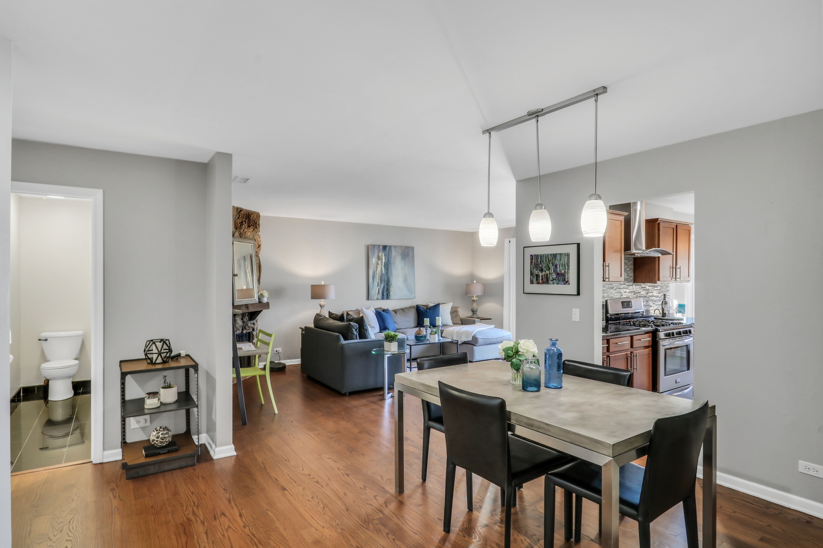 215 Coventry Circle #215, Vernon Hills, IL 60061