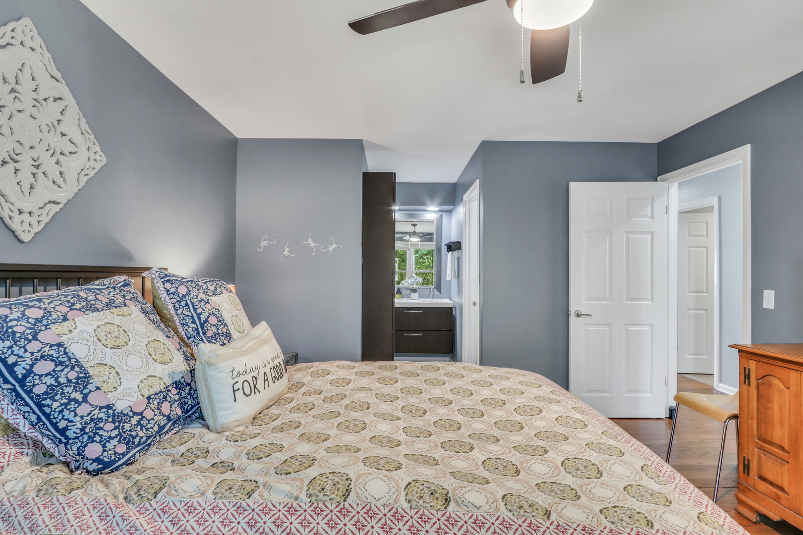 215 Coventry Circle #215, Vernon Hills, IL 60061