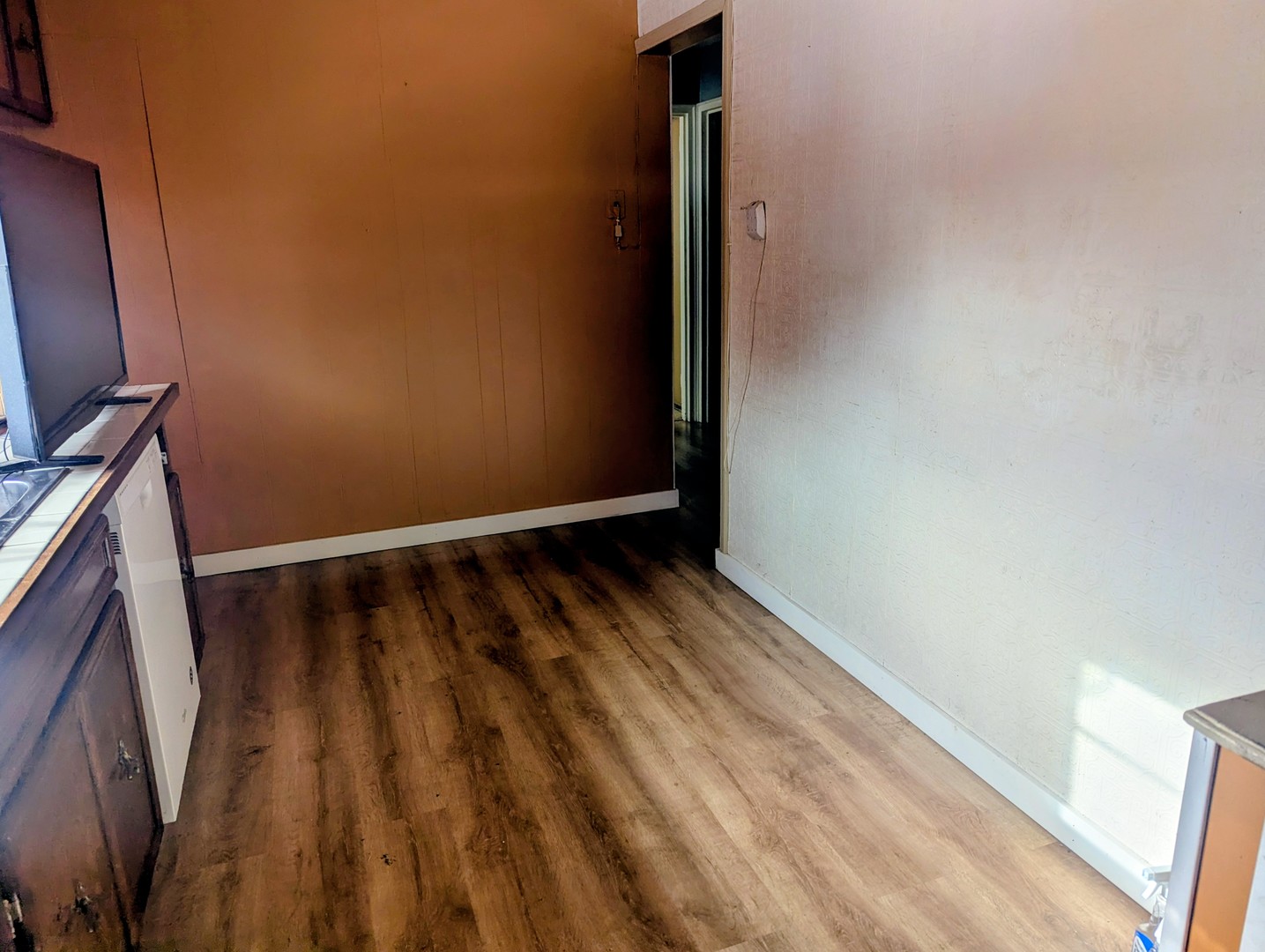 3253 Bernice Road, Lansing, IL 60438