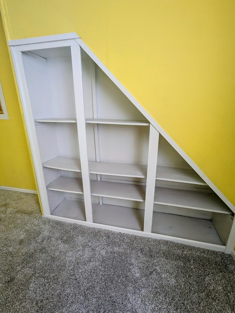 3253 Bernice Road, Lansing, IL 60438