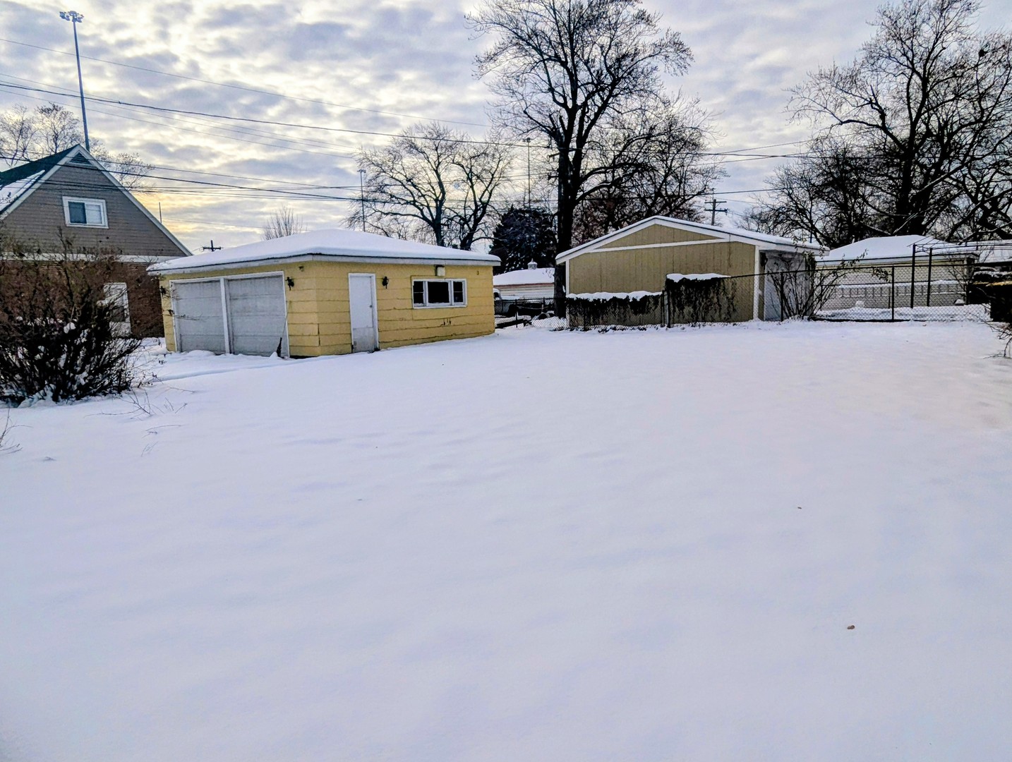 3253 Bernice Road, Lansing, IL 60438