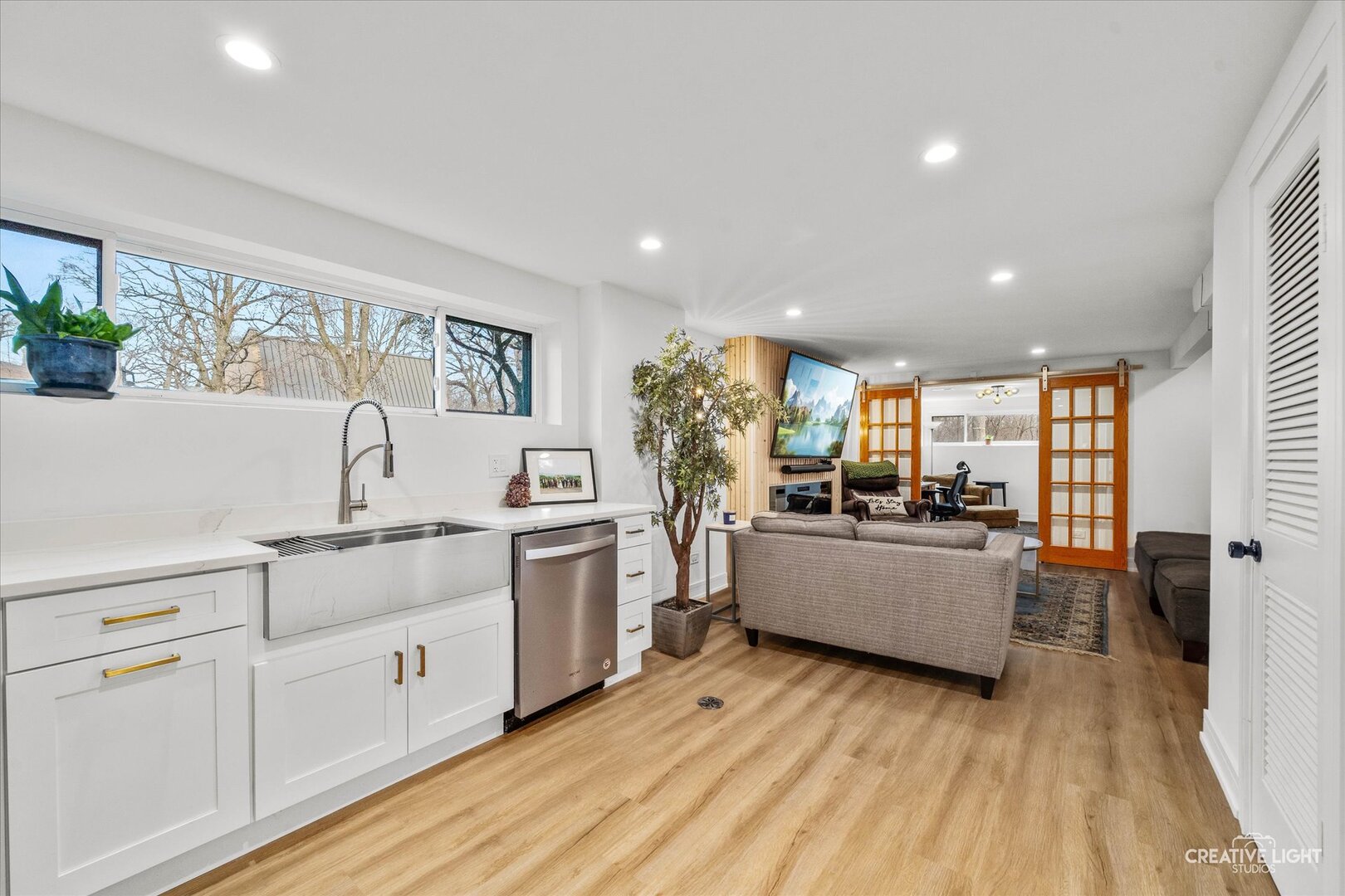 20 Forbes Road, Riverside, IL 60546