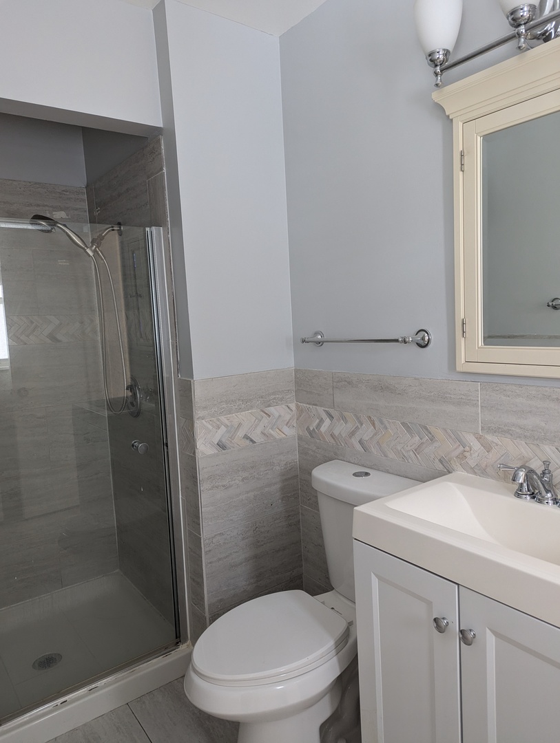 94 JF Kennedy Boulevard, Elk Grove Village, IL 60007