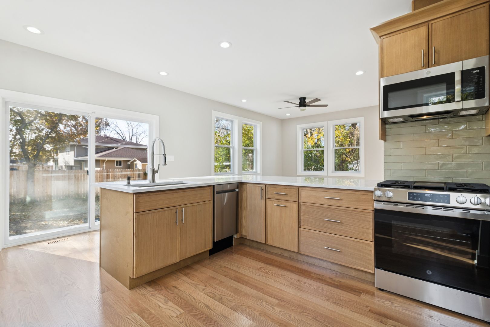 302 Hughes Avenue, Lockport, IL 60441