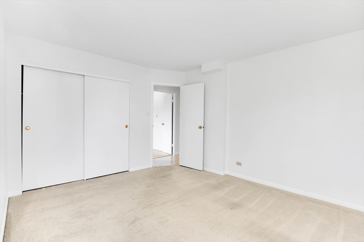 7131 N Caldwell Avenue #4S, Chicago, IL 60646