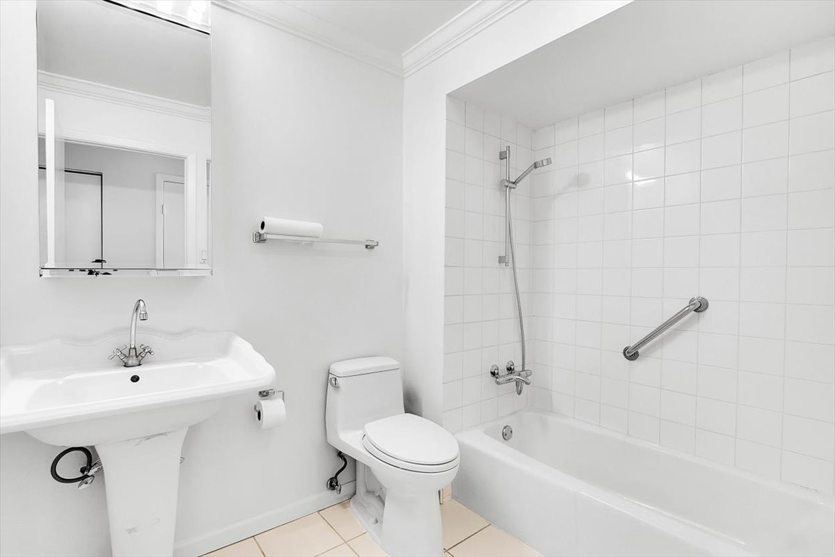 7131 N Caldwell Avenue #4S, Chicago, IL 60646