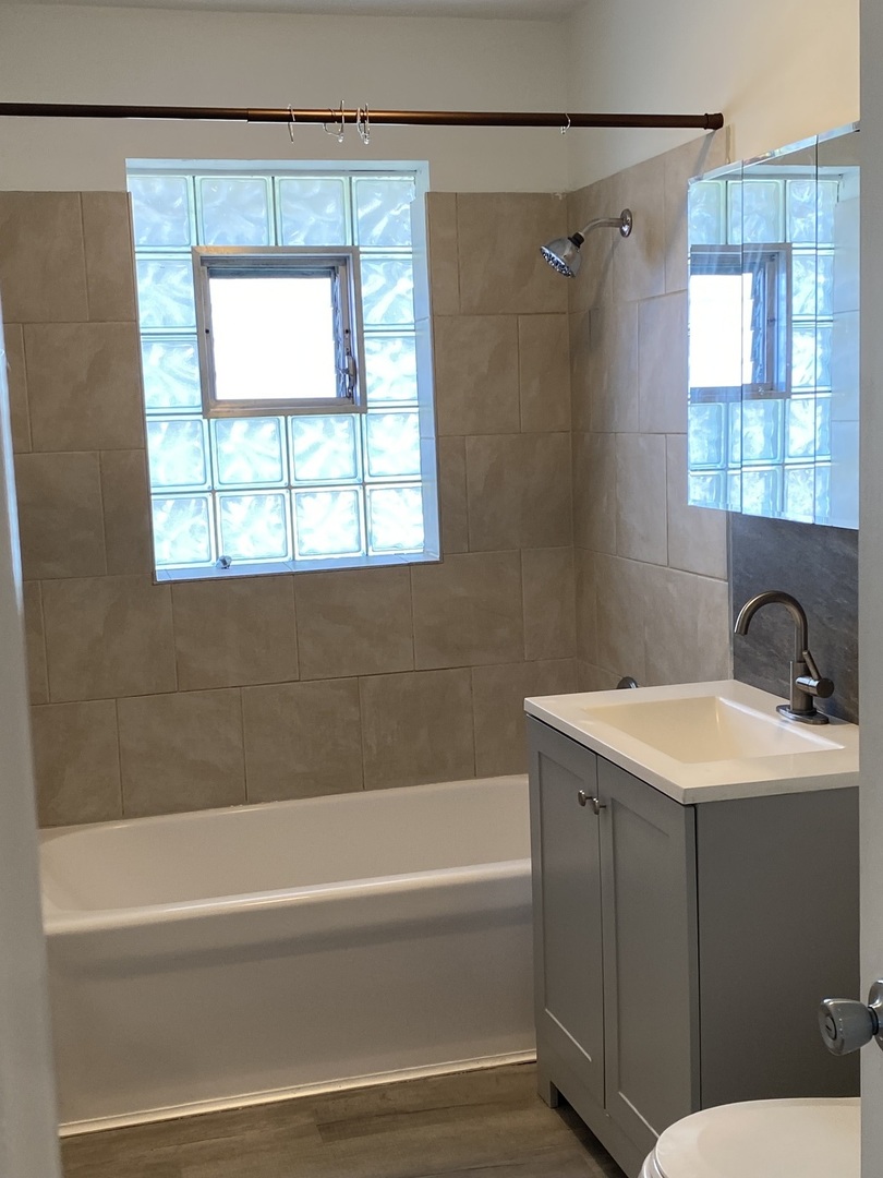 9029 Sproat Avenue, Oak Lawn, IL 60453