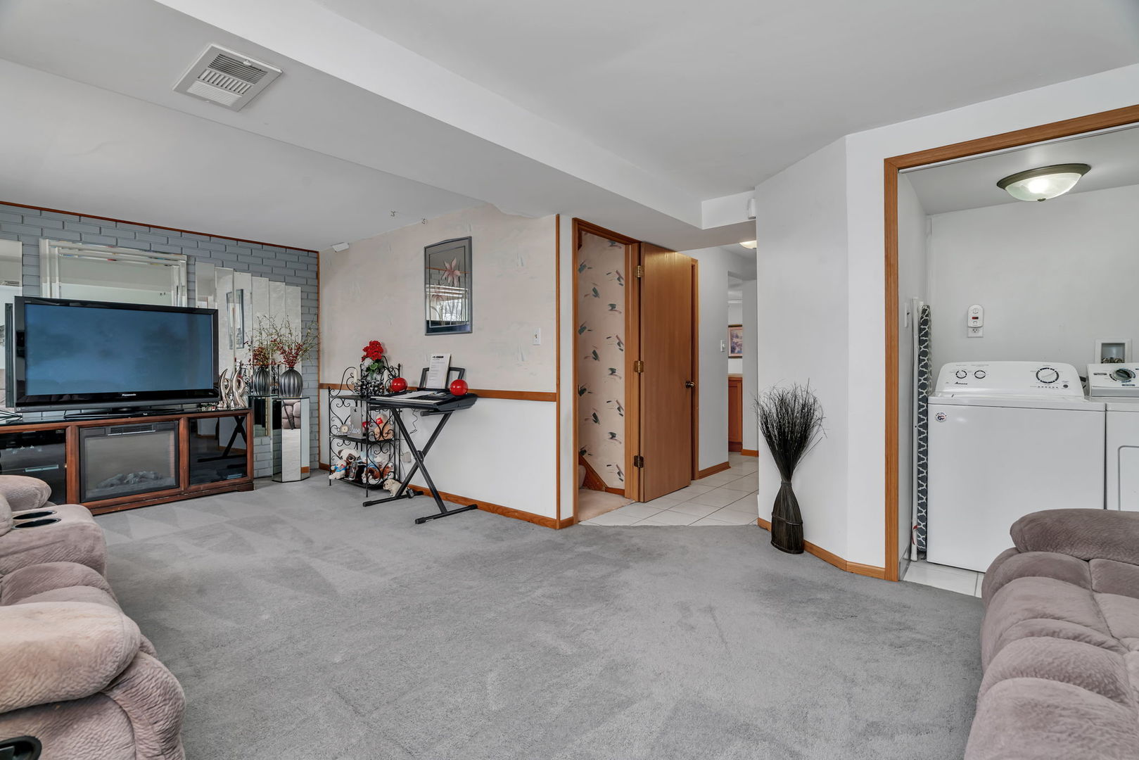 334 Hemlock Avenue, Romeoville, IL 60446