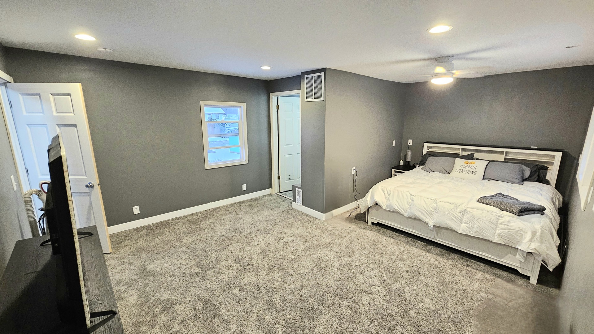 705 N Ottawa Avenue, Dixon, IL 61021