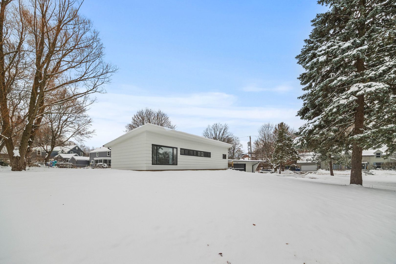 246 Miller Avenue, DeKalb, IL 60115