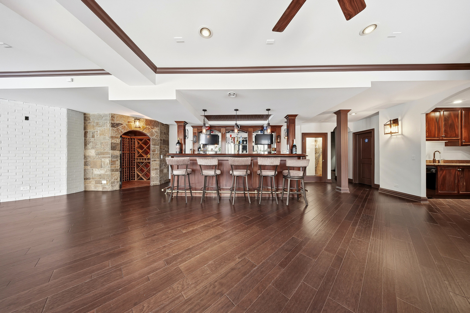 761 Reserve Court, South Elgin, IL 60177