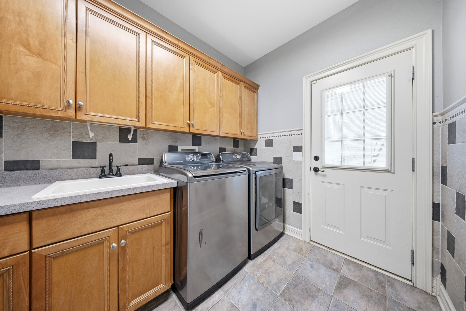 761 Reserve Court, South Elgin, IL 60177