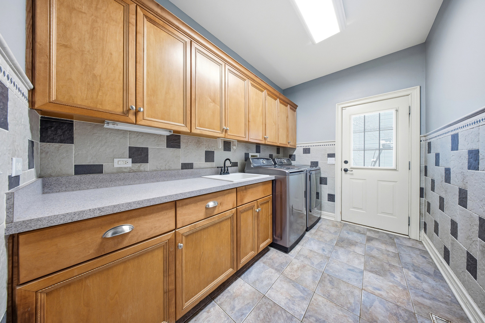 761 Reserve Court, South Elgin, IL 60177