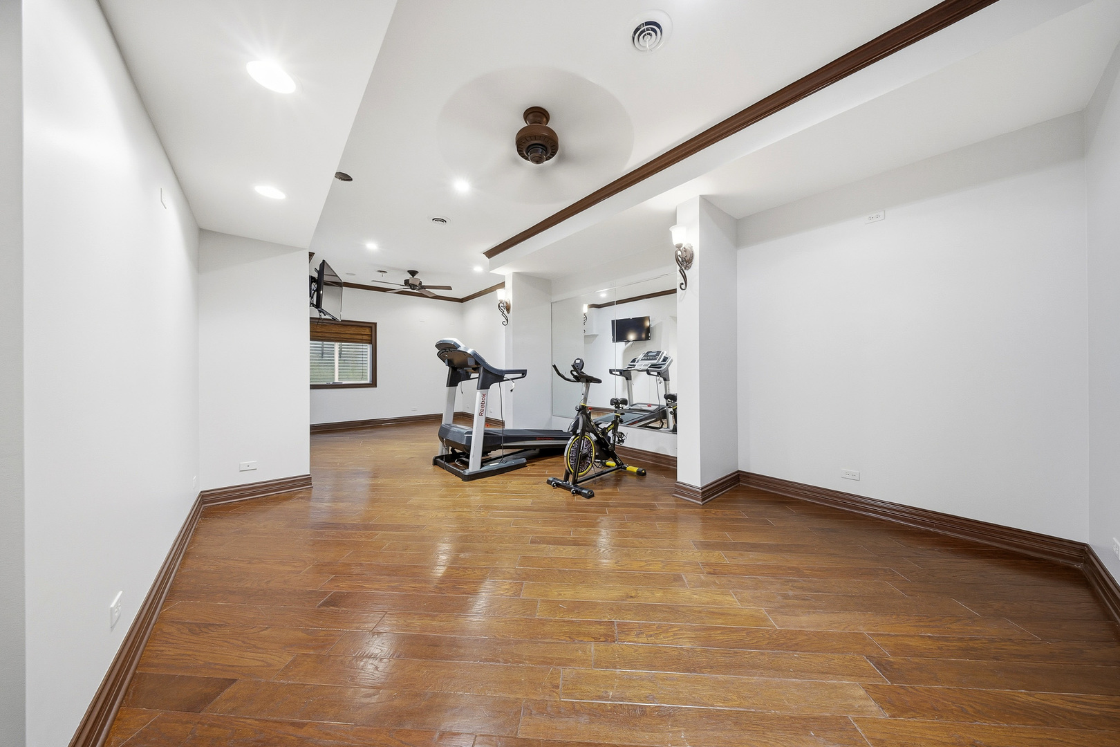 761 Reserve Court, South Elgin, IL 60177