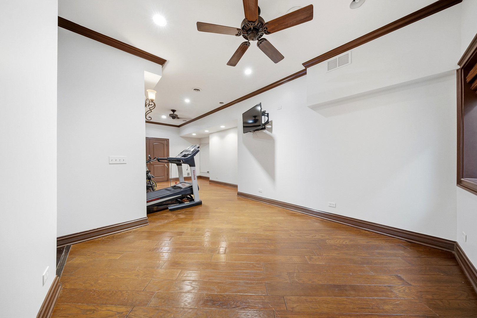 761 Reserve Court, South Elgin, IL 60177