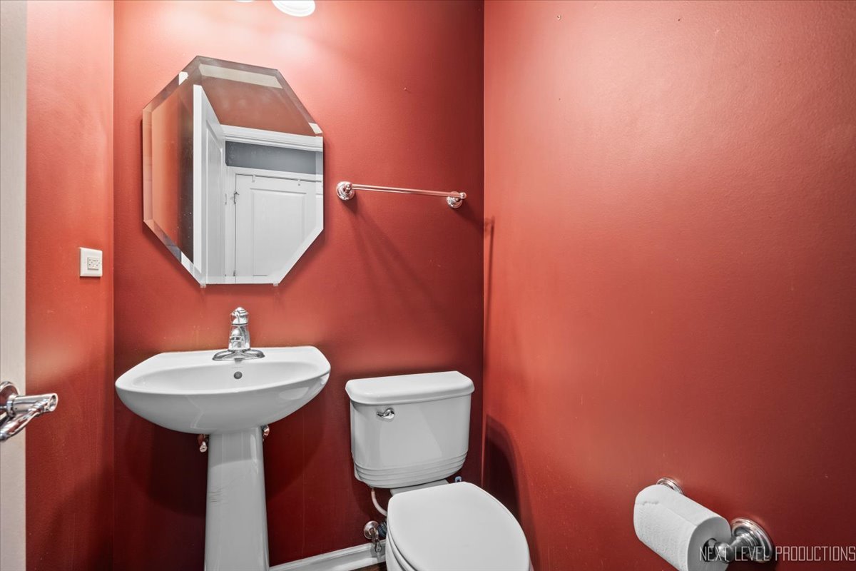 643 HAWLEY Drive #643, Oswego, IL 60543