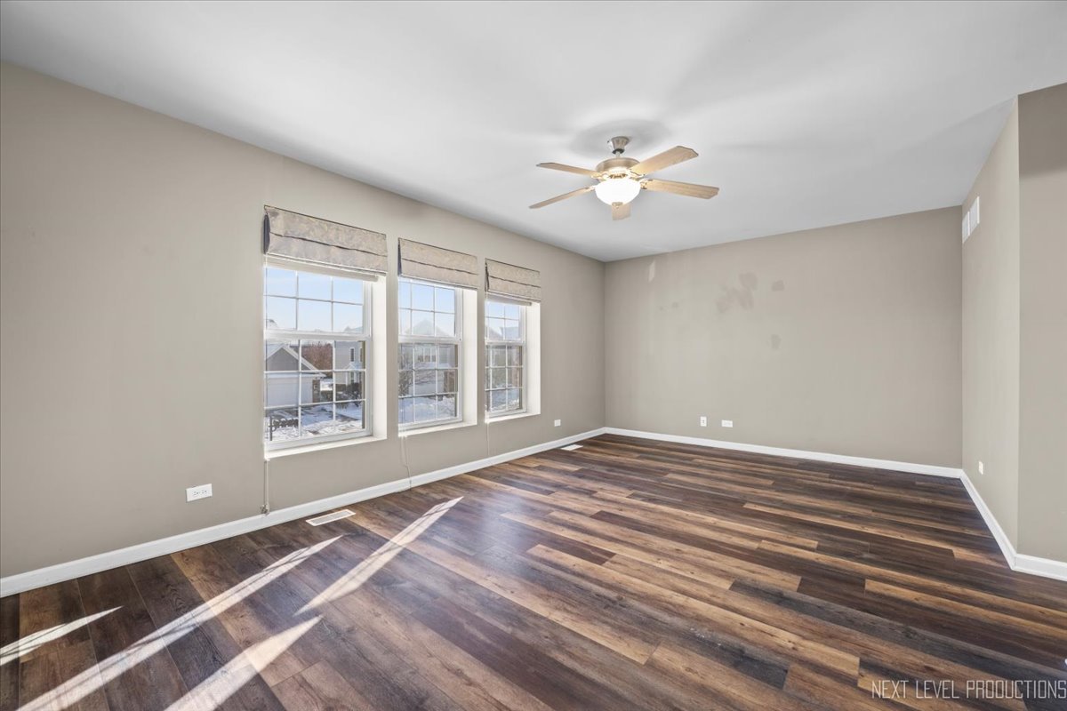 643 HAWLEY Drive #643, Oswego, IL 60543