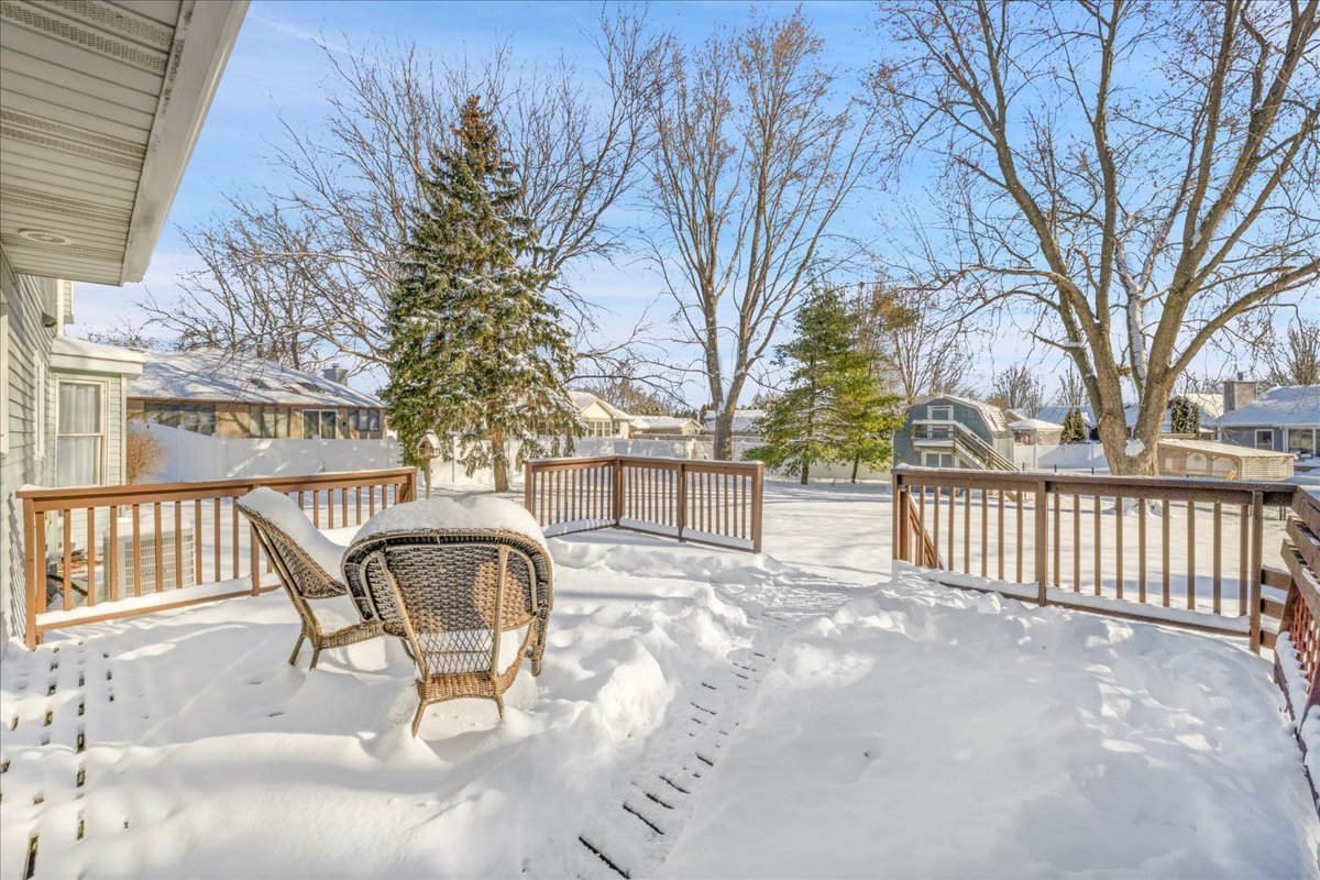 650 N View Street, Hinckley, IL 60520