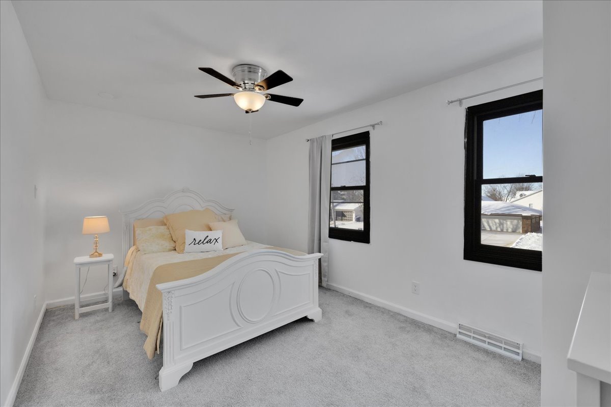 650 N View Street, Hinckley, IL 60520