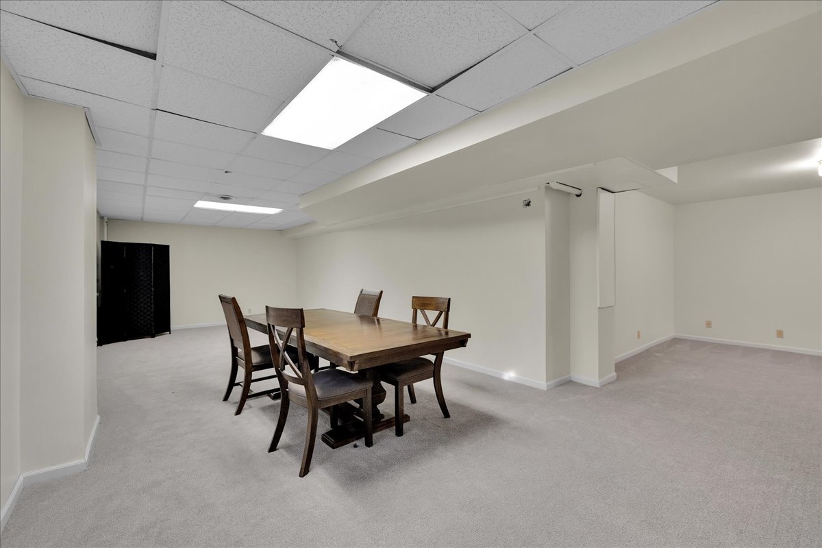 650 N View Street, Hinckley, IL 60520