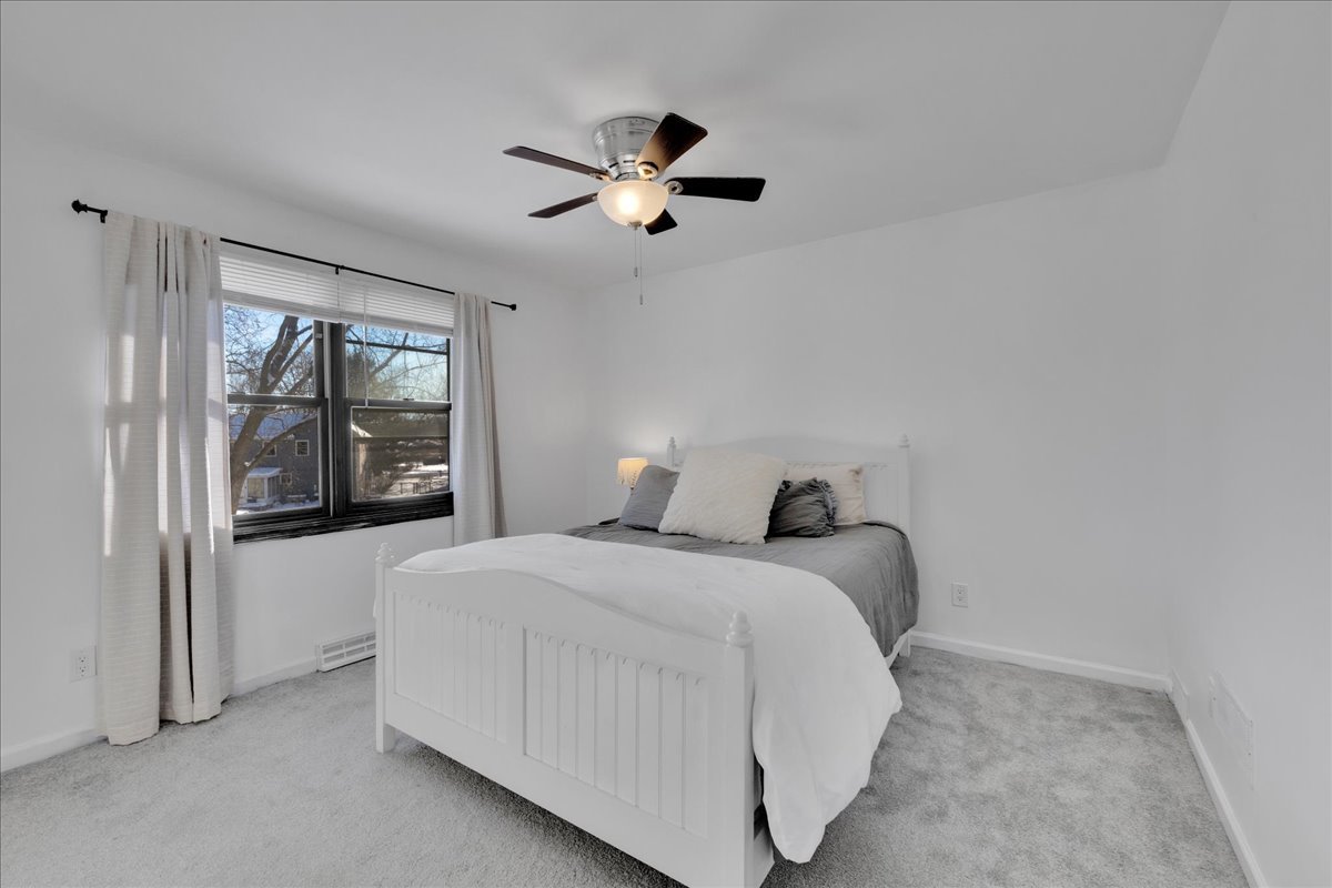 650 N View Street, Hinckley, IL 60520