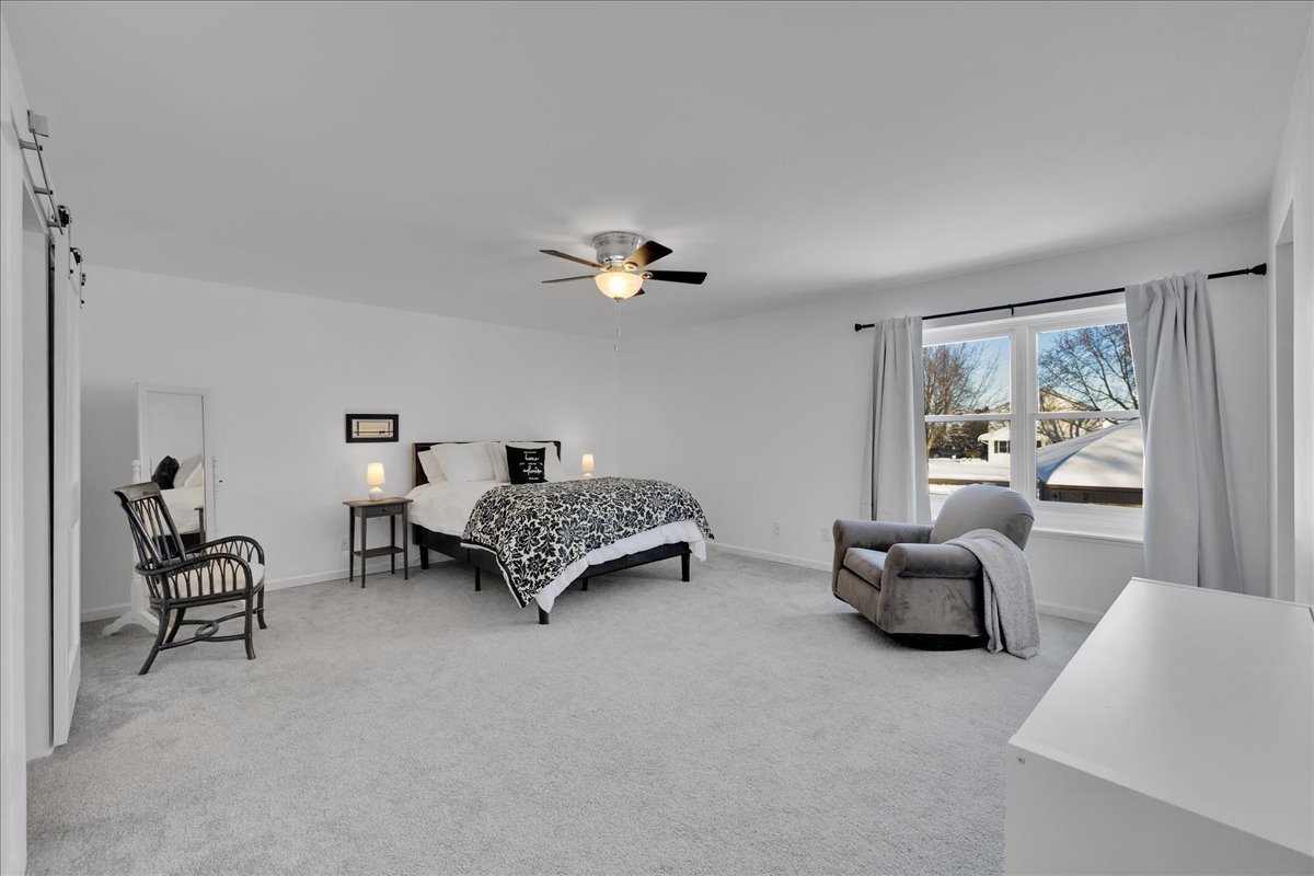 650 N View Street, Hinckley, IL 60520