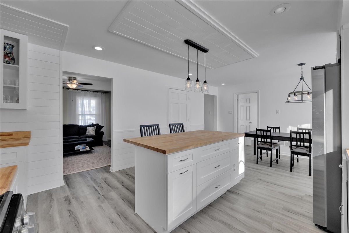 650 N View Street, Hinckley, IL 60520