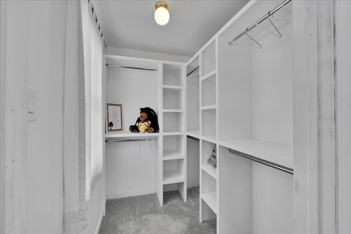 650 N View Street, Hinckley, IL 60520