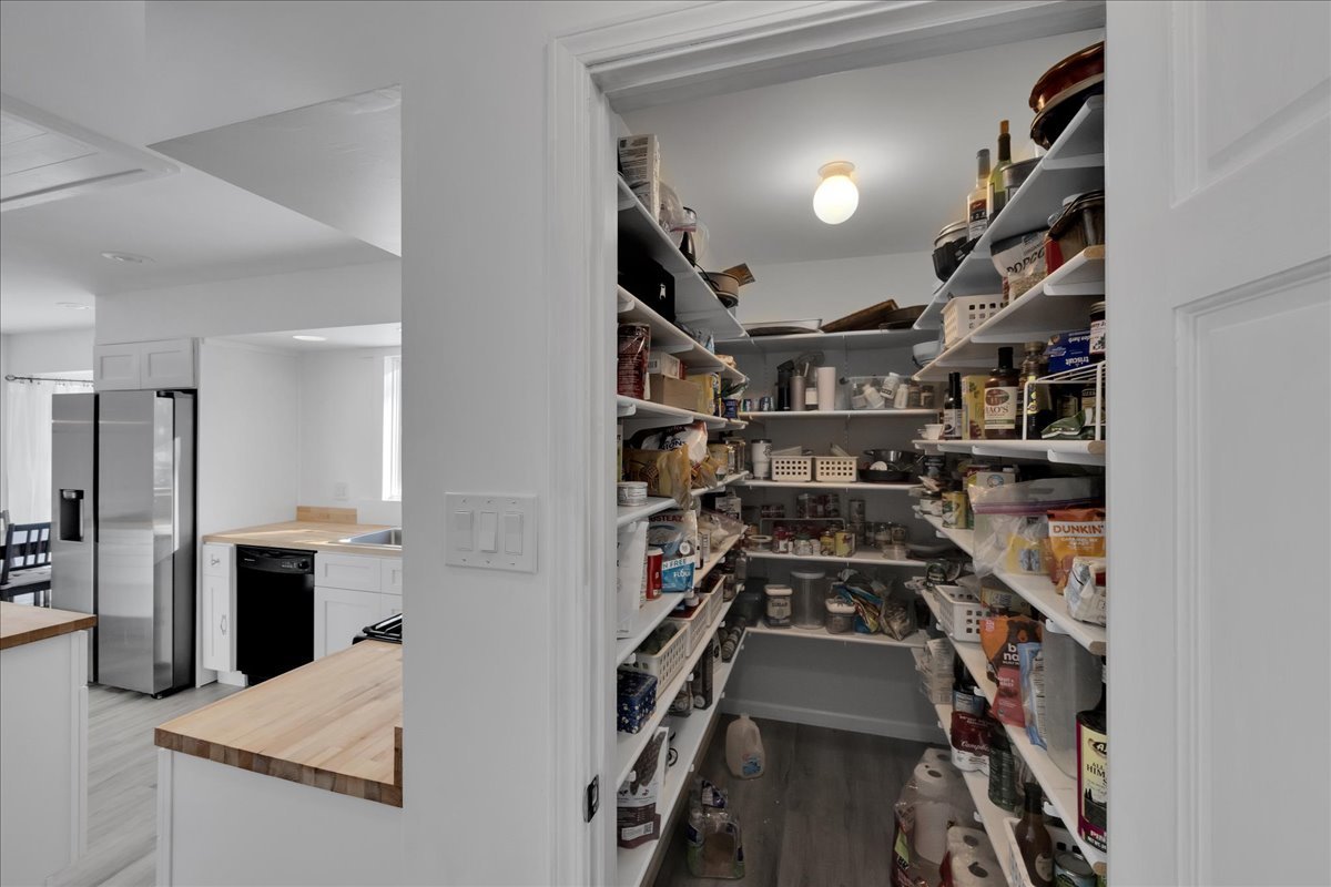 650 N View Street, Hinckley, IL 60520