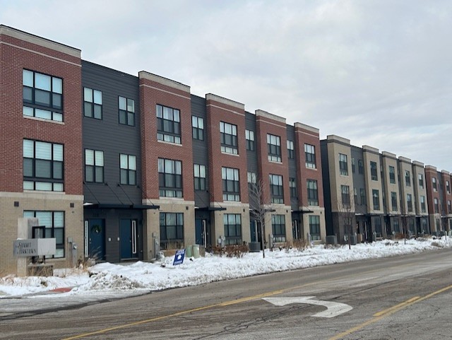 314 Summit Circle, Lombard, IL 60148