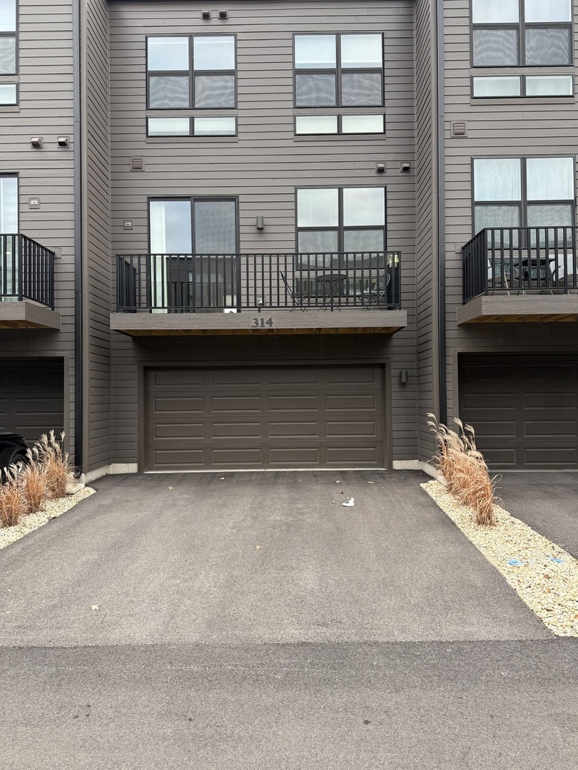 314 Summit Circle, Lombard, IL 60148