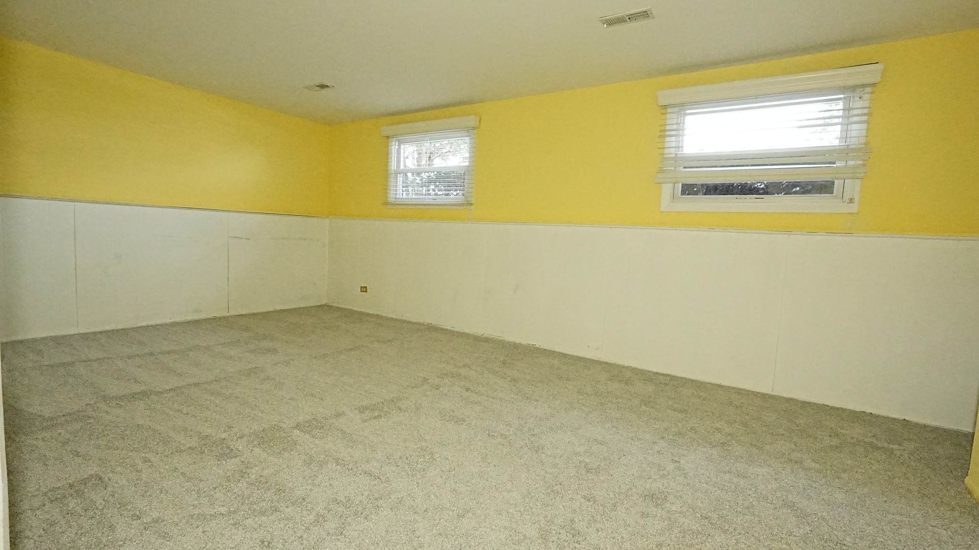 7843 Kensington Lane, Hanover Park, IL 60133