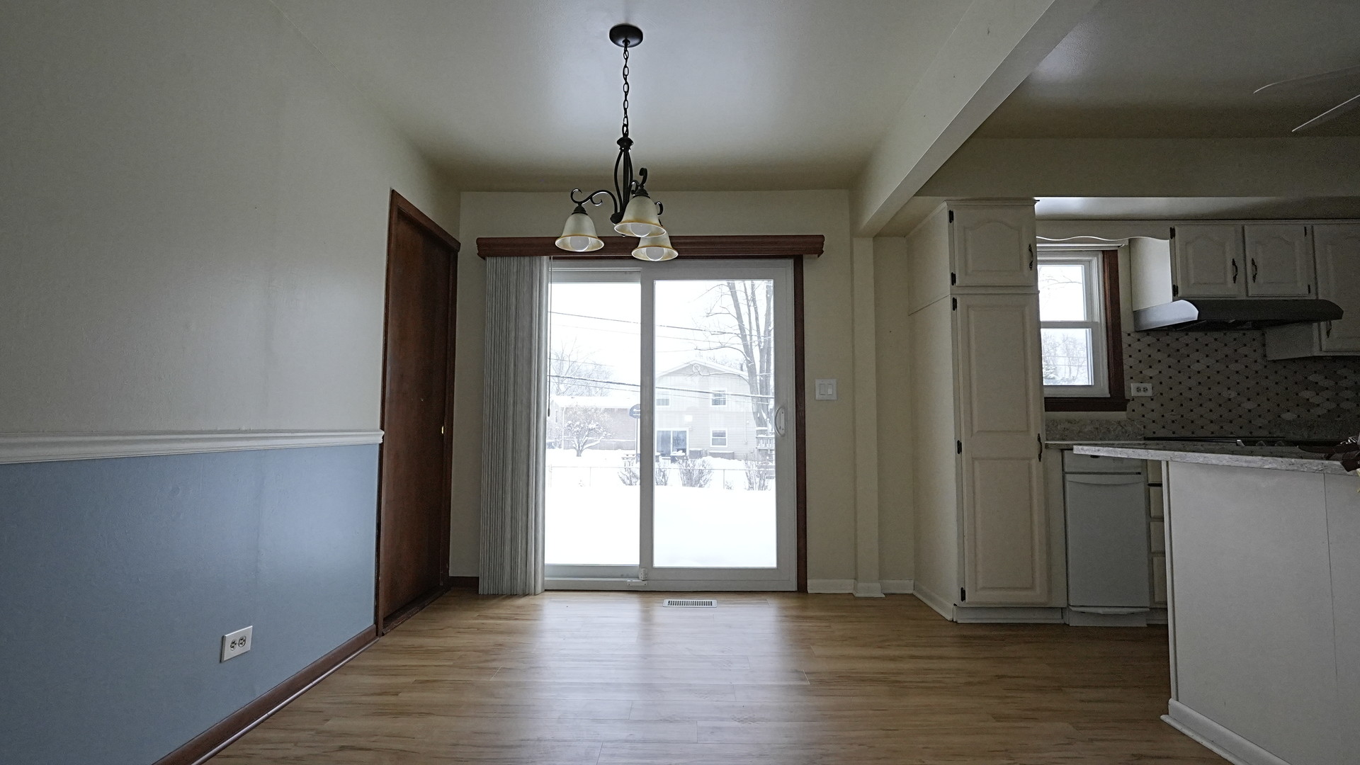 7843 Kensington Lane, Hanover Park, IL 60133