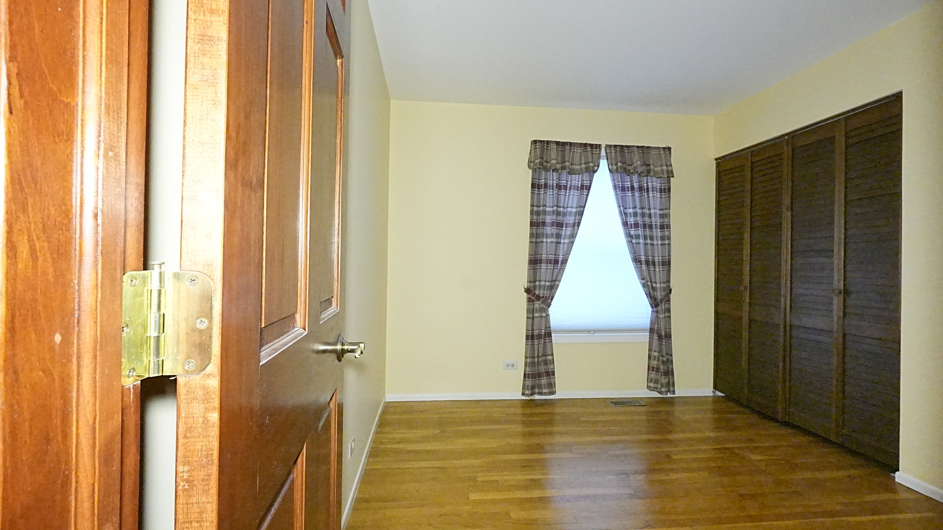 7843 Kensington Lane, Hanover Park, IL 60133