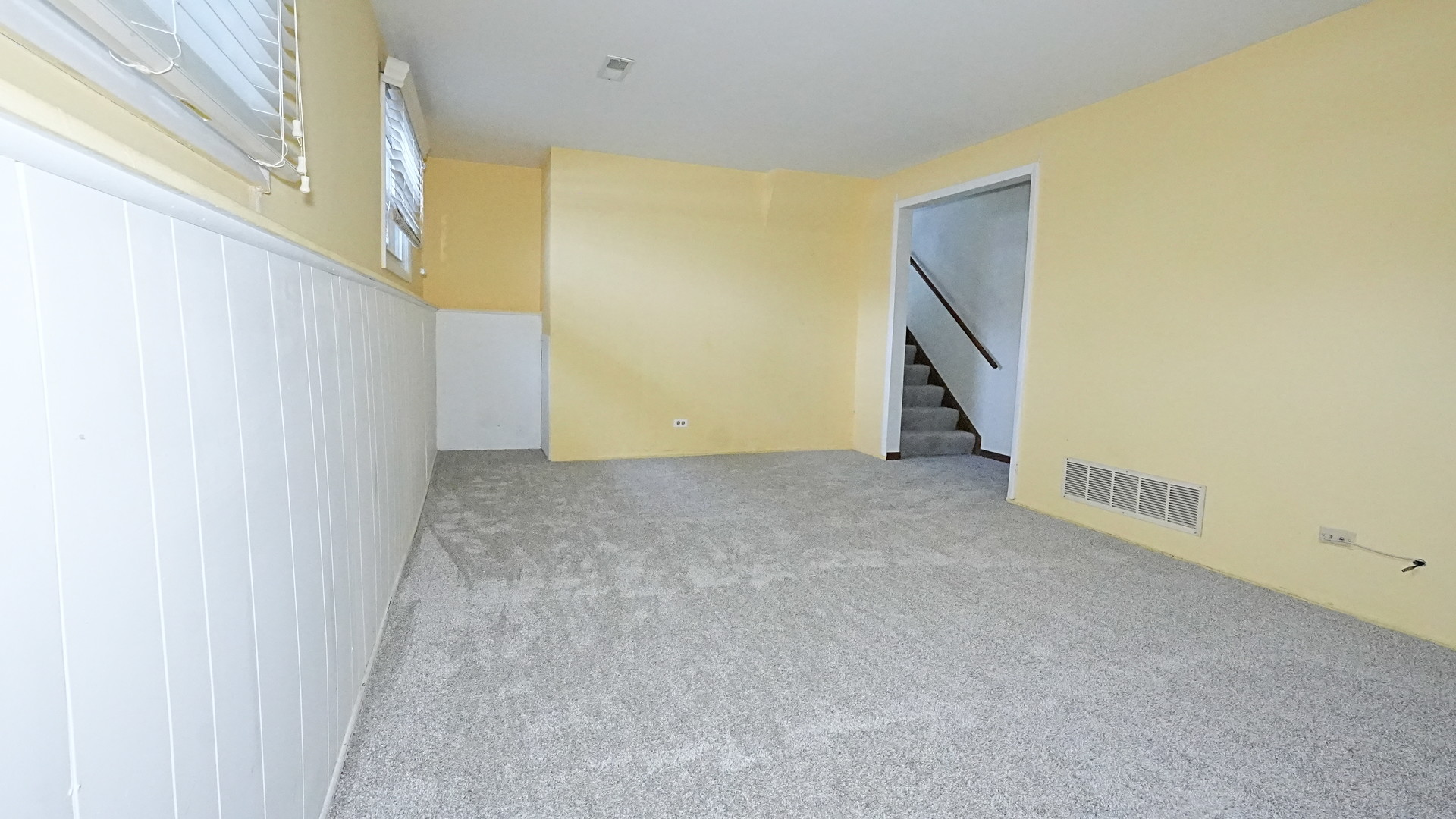 7843 Kensington Lane, Hanover Park, IL 60133