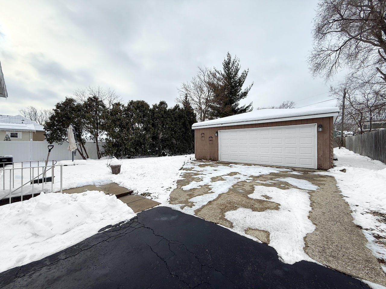 330 N Fairfield Avenue, Lombard, IL 60148