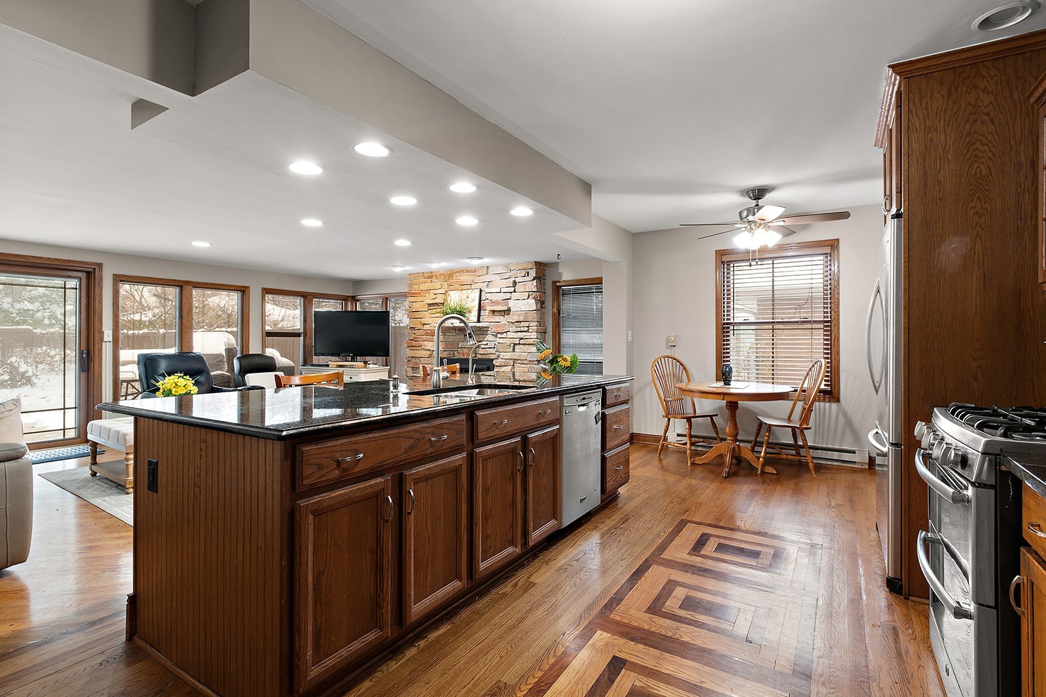 320 Cornell Avenue, Des Plaines, IL 60016