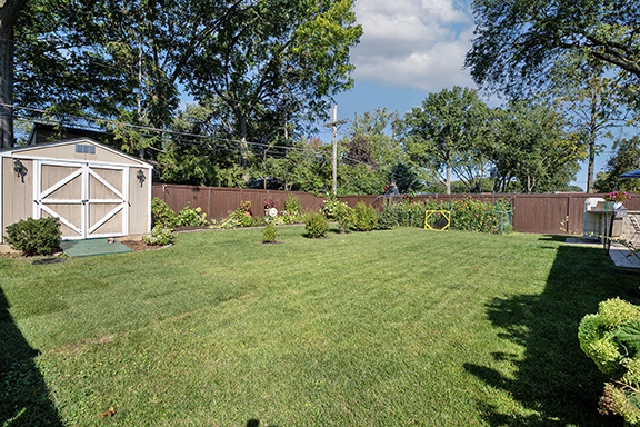 320 Cornell Avenue, Des Plaines, IL 60016