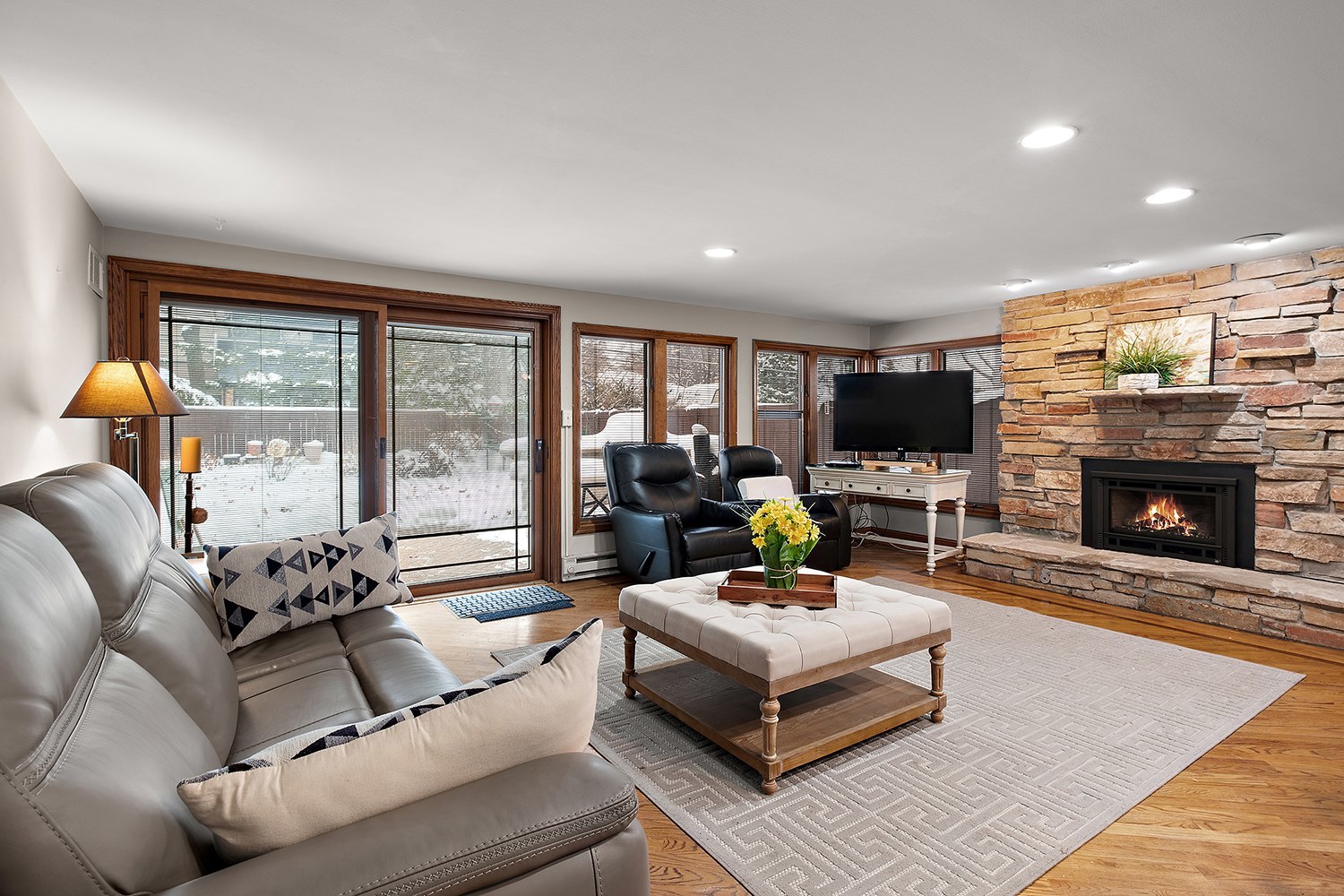 320 Cornell Avenue, Des Plaines, IL 60016