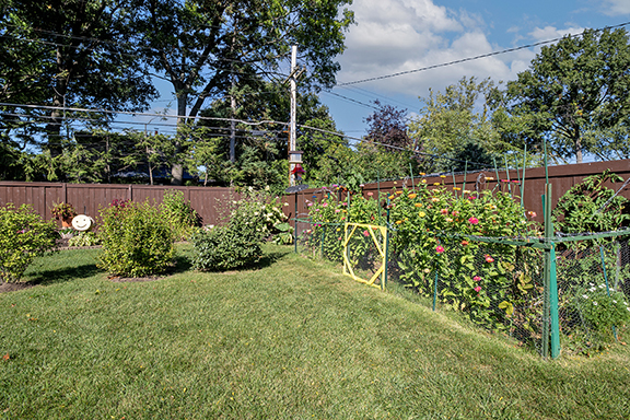 320 Cornell Avenue, Des Plaines, IL 60016