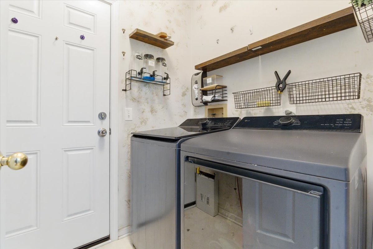 815 Tylerton Circle, Grayslake, IL 60030