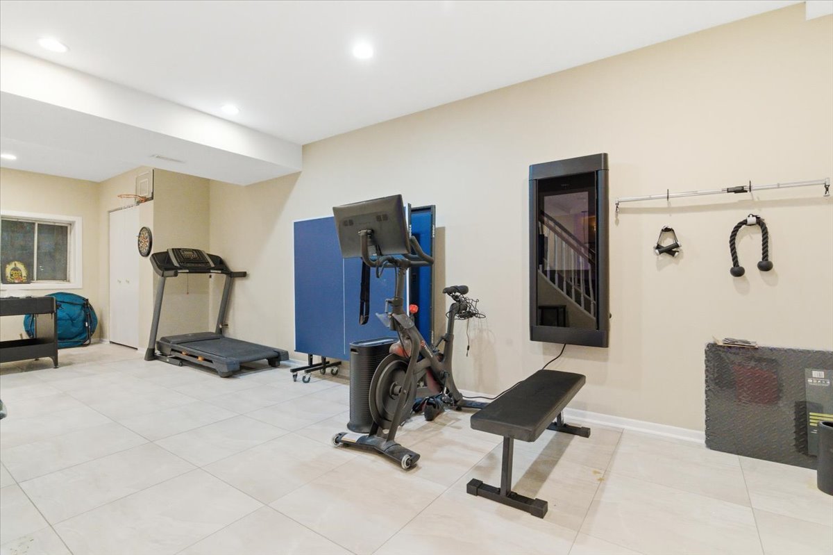 815 Tylerton Circle, Grayslake, IL 60030