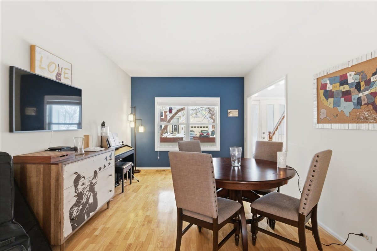 815 Tylerton Circle, Grayslake, IL 60030