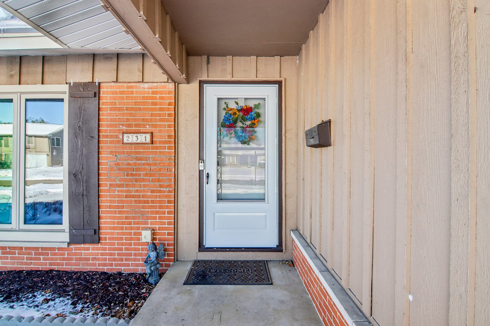 231 TOWER Lane, Elk Grove Village, IL 60007