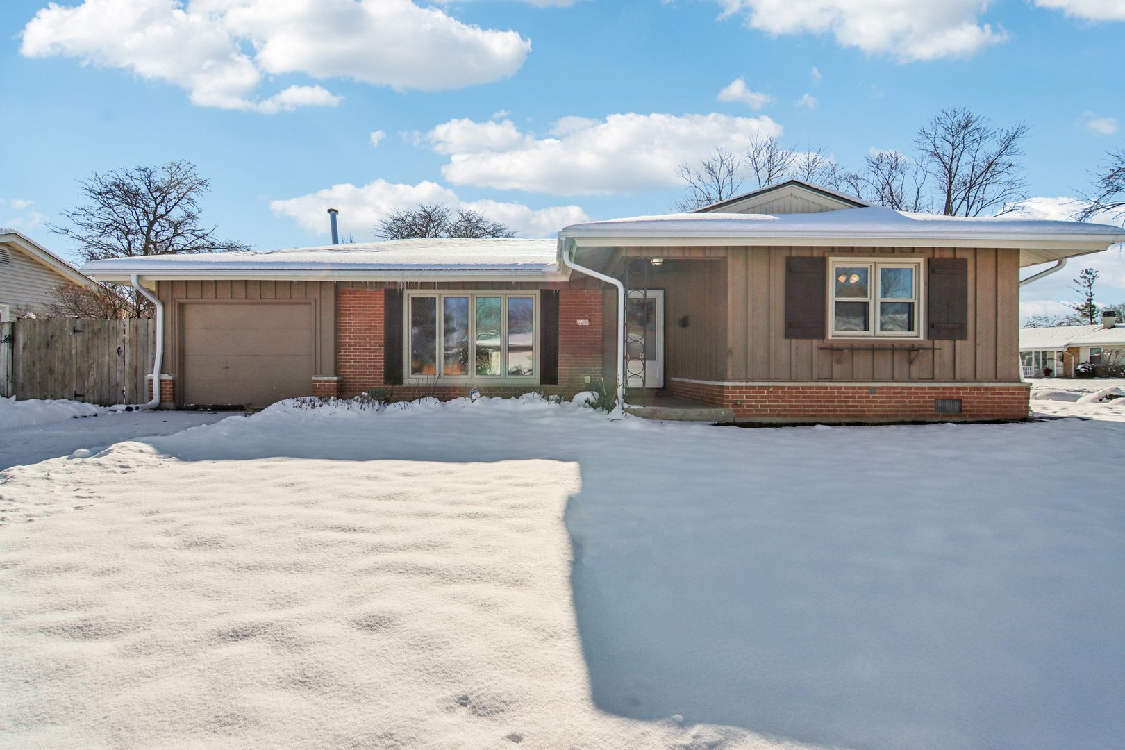 231 TOWER Lane, Elk Grove Village, IL 60007